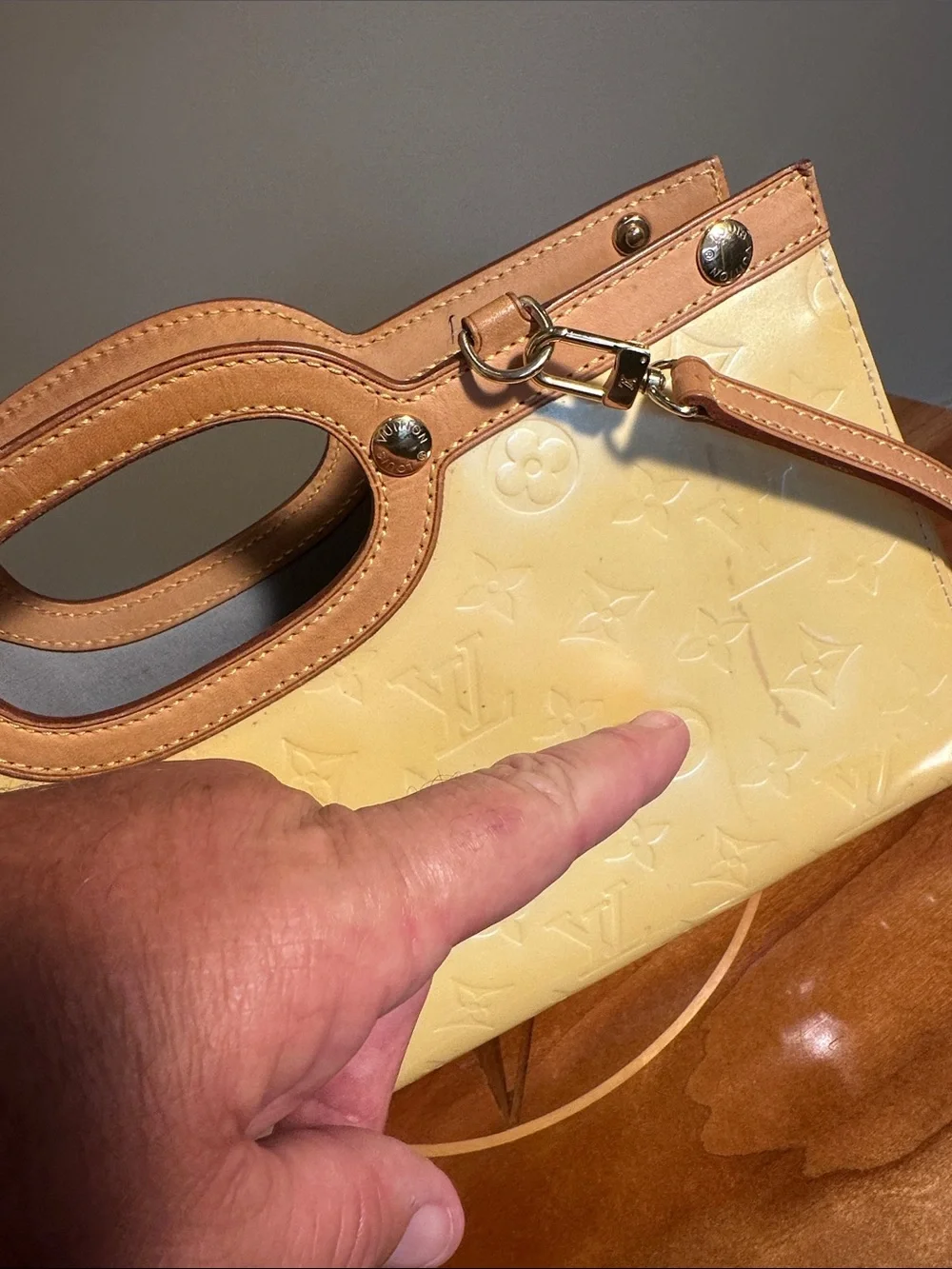 Authentic Louis Vuitton Roxbury Drive Monogram Vernis leather Pearl 2Way Handbag